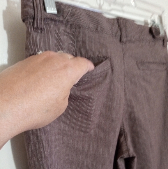 Old Navy brown pleated cropped trousers girls size 14 GUC - Picture 8 of 10